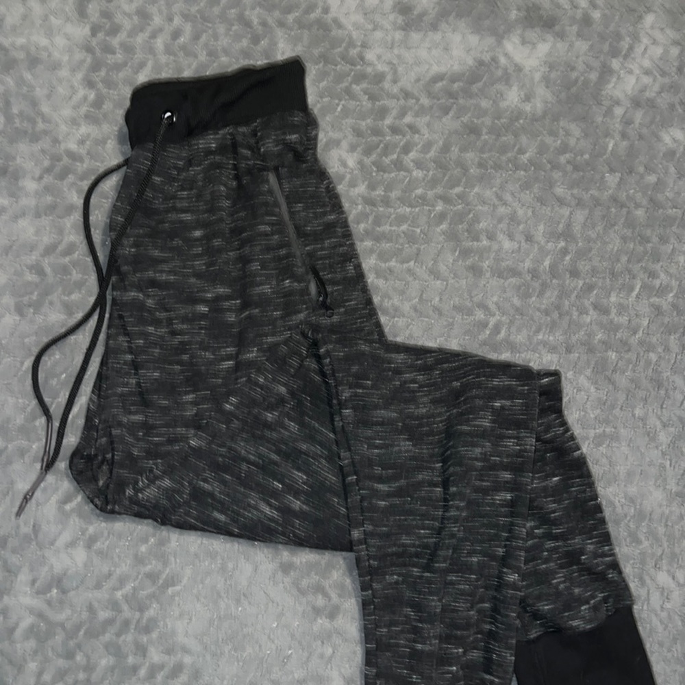 M free planet black sweatpants